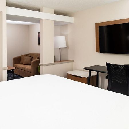 Fairfield Inn & Suites Greensboro Wendover Dış mekan fotoğraf
