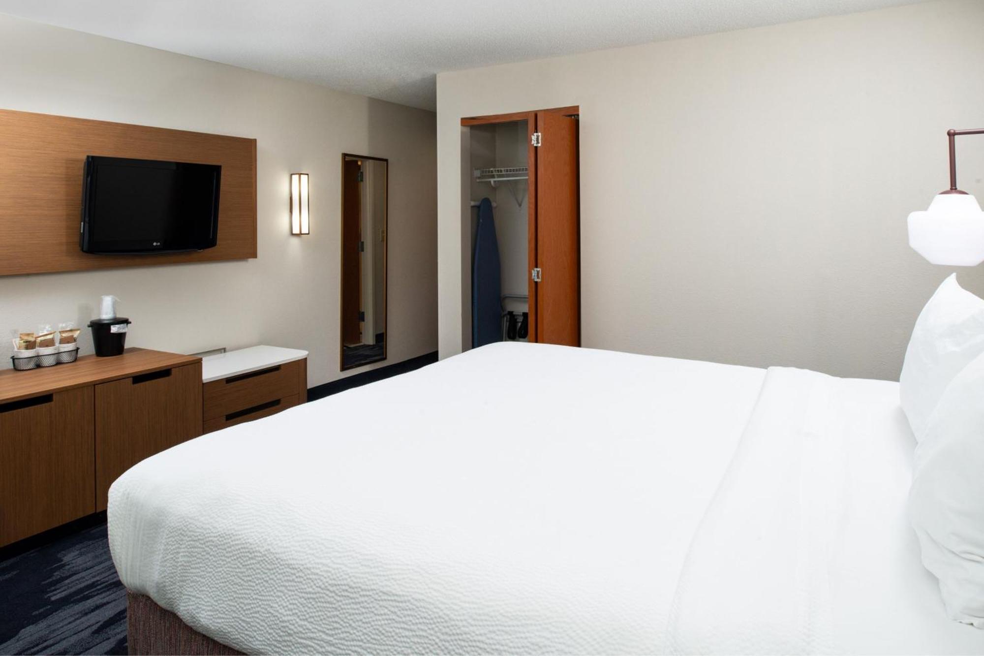 Fairfield Inn & Suites Greensboro Wendover Dış mekan fotoğraf