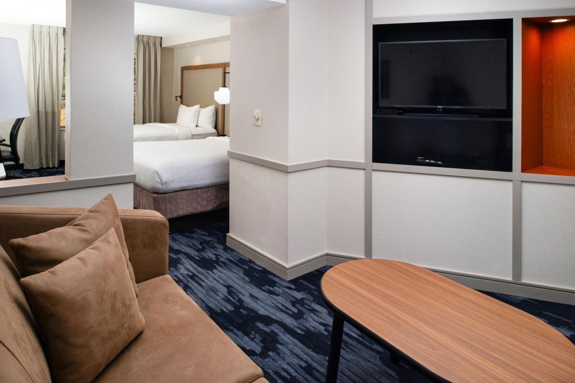 Fairfield Inn & Suites Greensboro Wendover Dış mekan fotoğraf