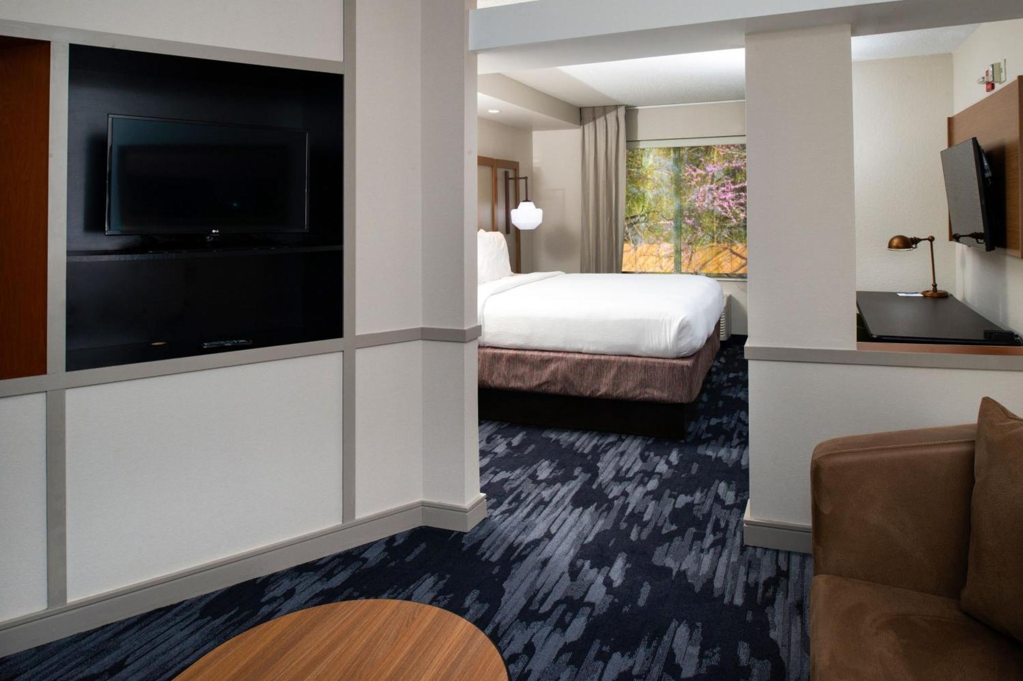 Fairfield Inn & Suites Greensboro Wendover Dış mekan fotoğraf