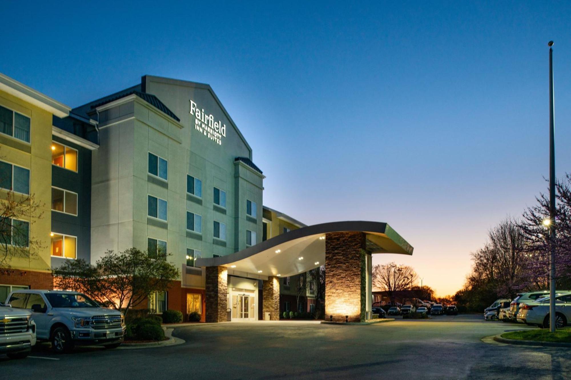 Fairfield Inn & Suites Greensboro Wendover Dış mekan fotoğraf