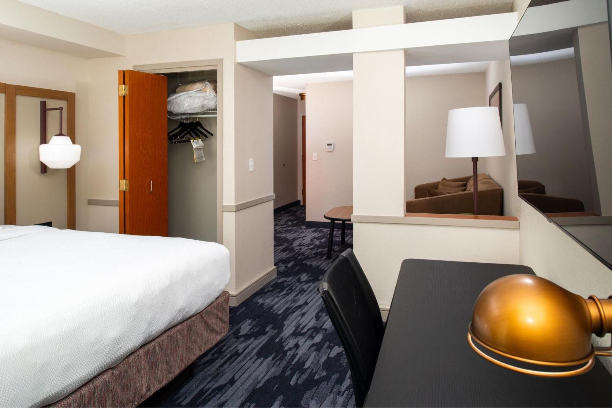 Fairfield Inn & Suites Greensboro Wendover Dış mekan fotoğraf