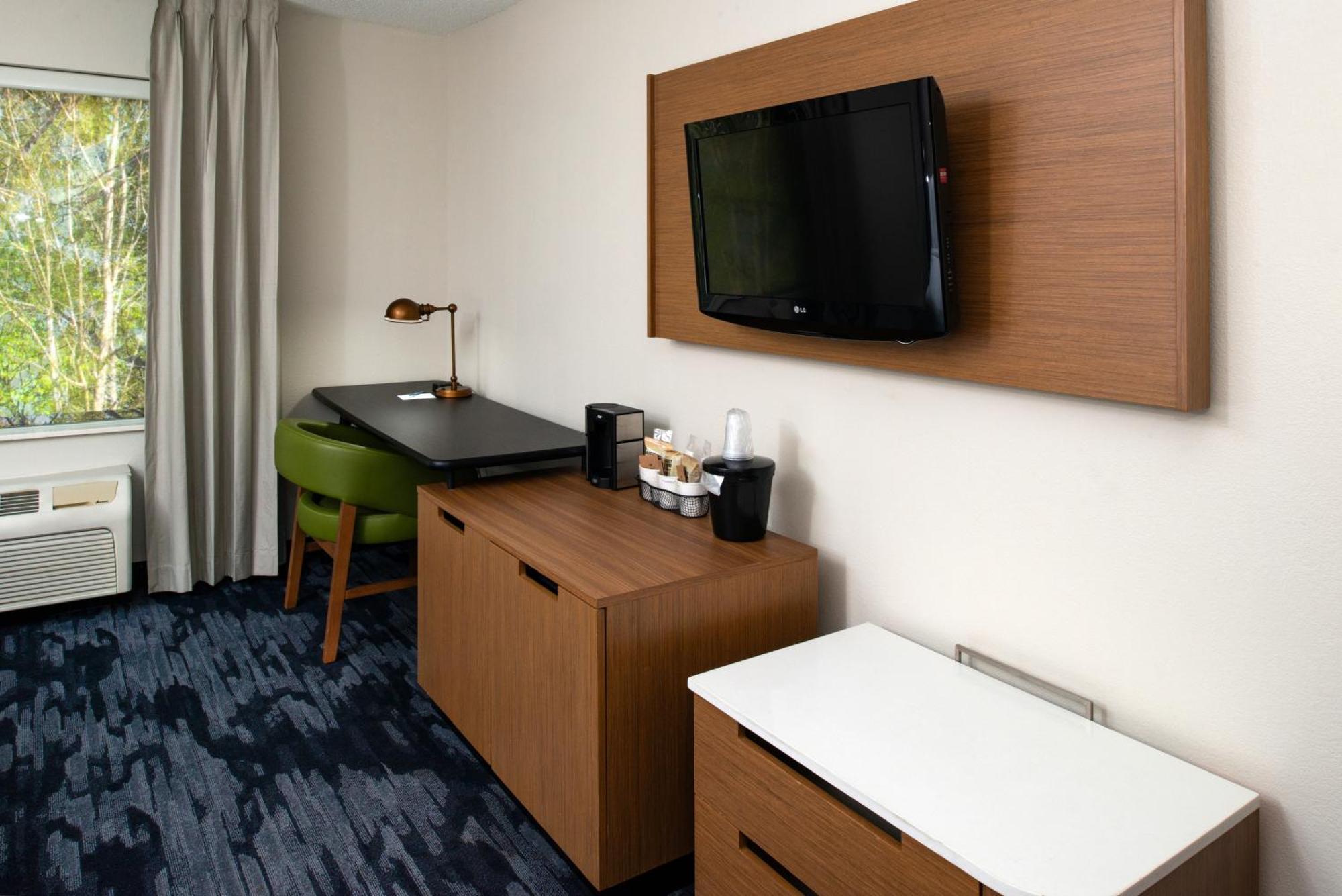 Fairfield Inn & Suites Greensboro Wendover Dış mekan fotoğraf