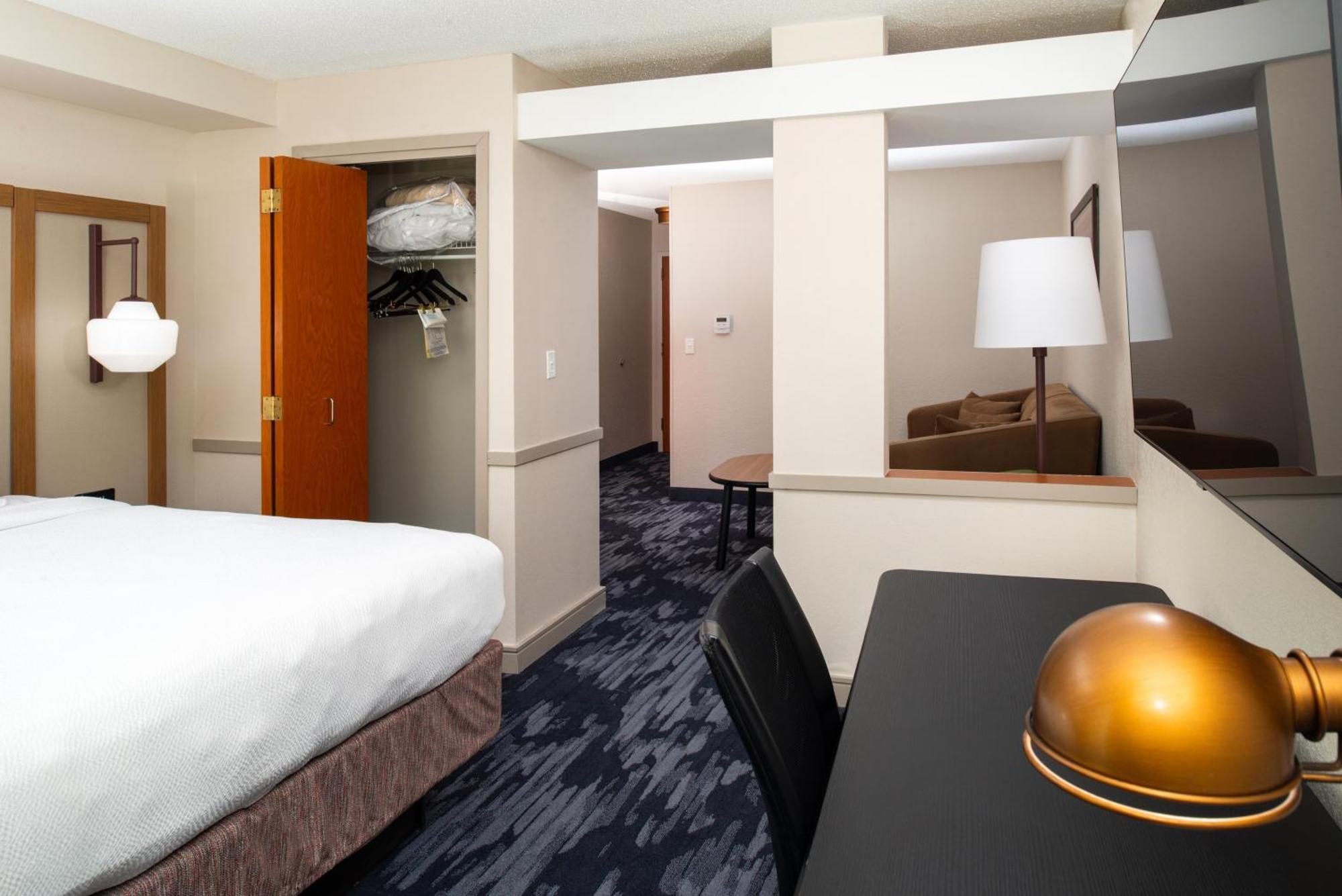 Fairfield Inn & Suites Greensboro Wendover Dış mekan fotoğraf