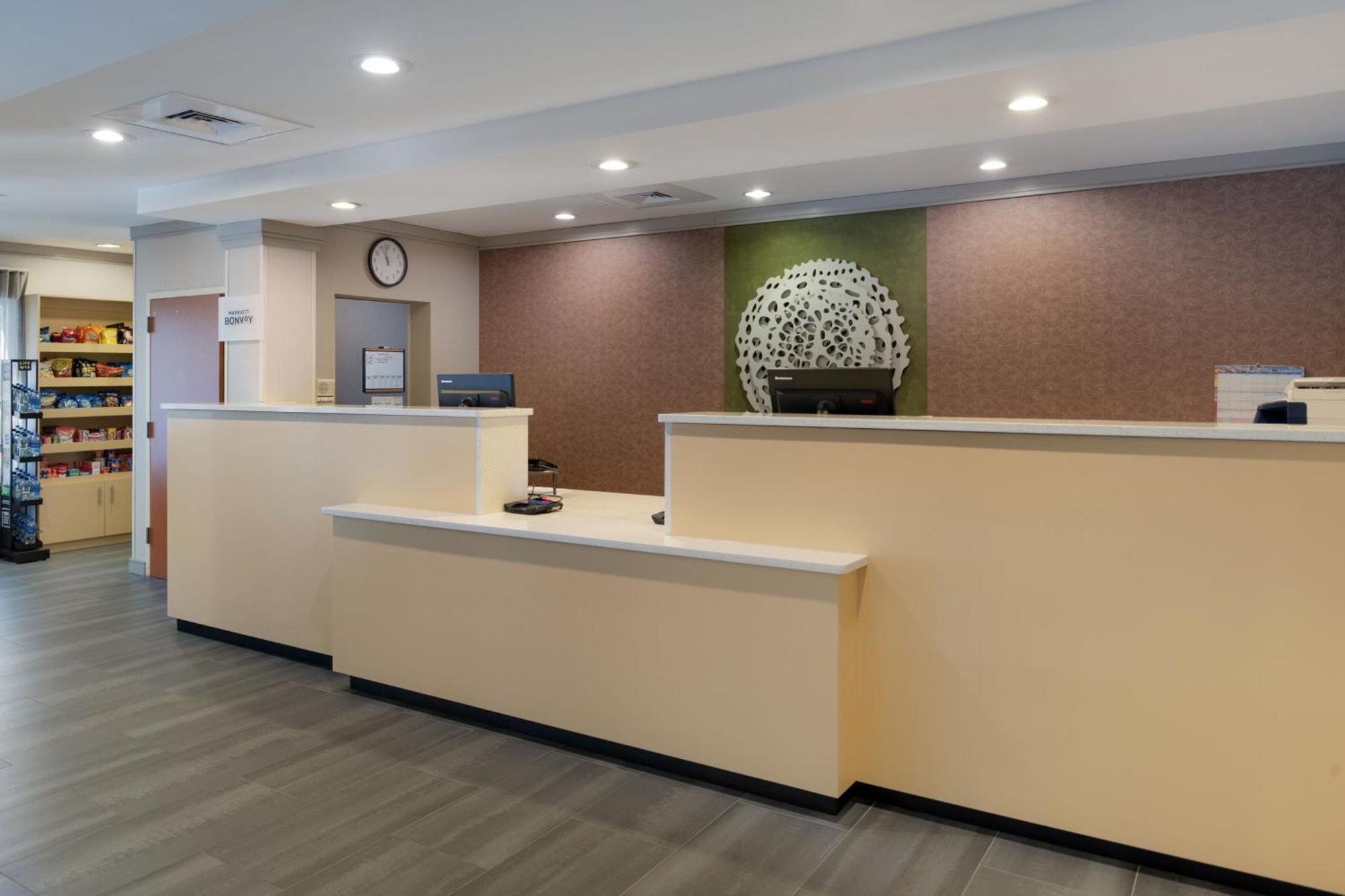 Fairfield Inn & Suites Greensboro Wendover Dış mekan fotoğraf
