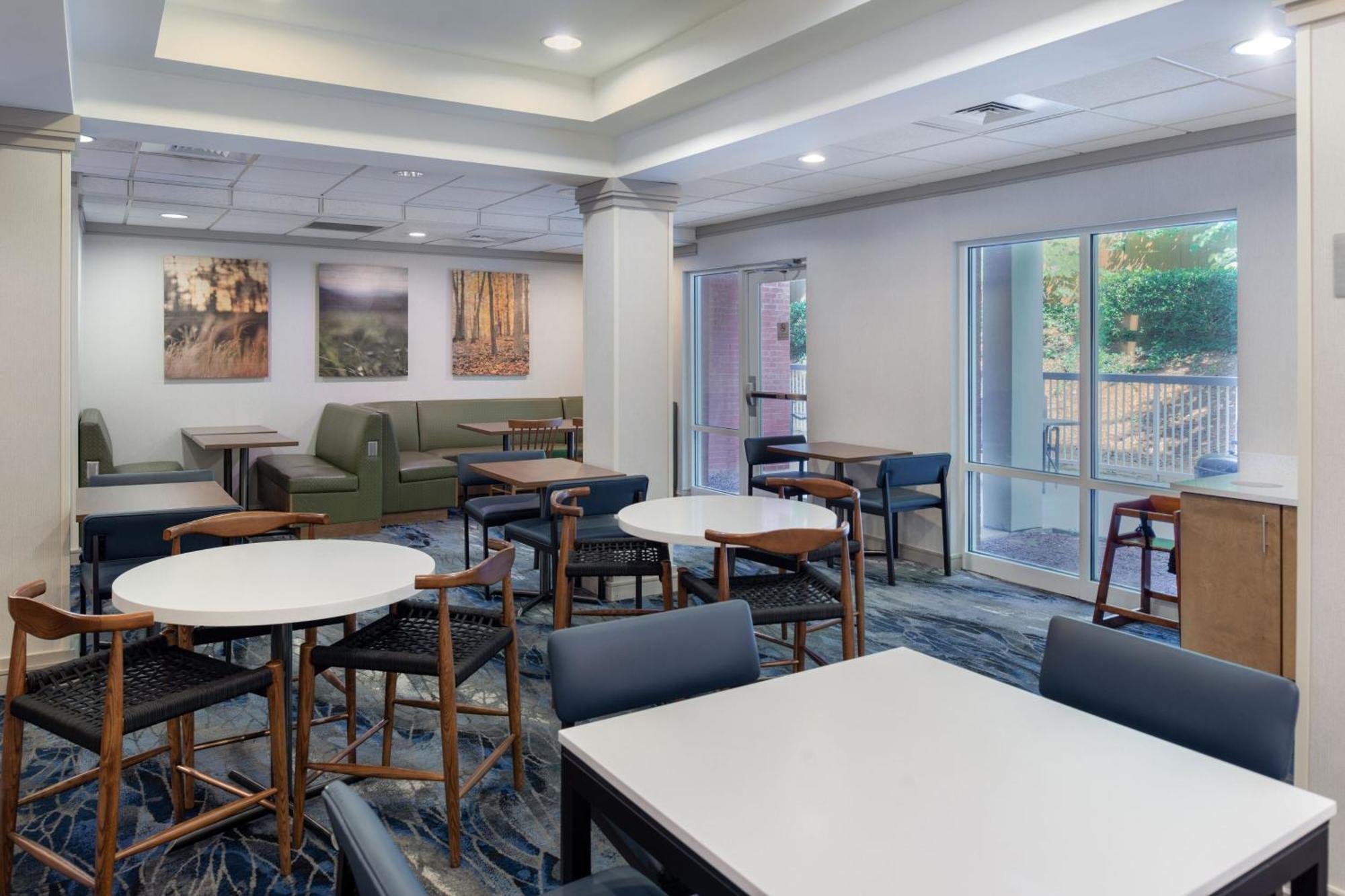 Fairfield Inn & Suites Greensboro Wendover Dış mekan fotoğraf