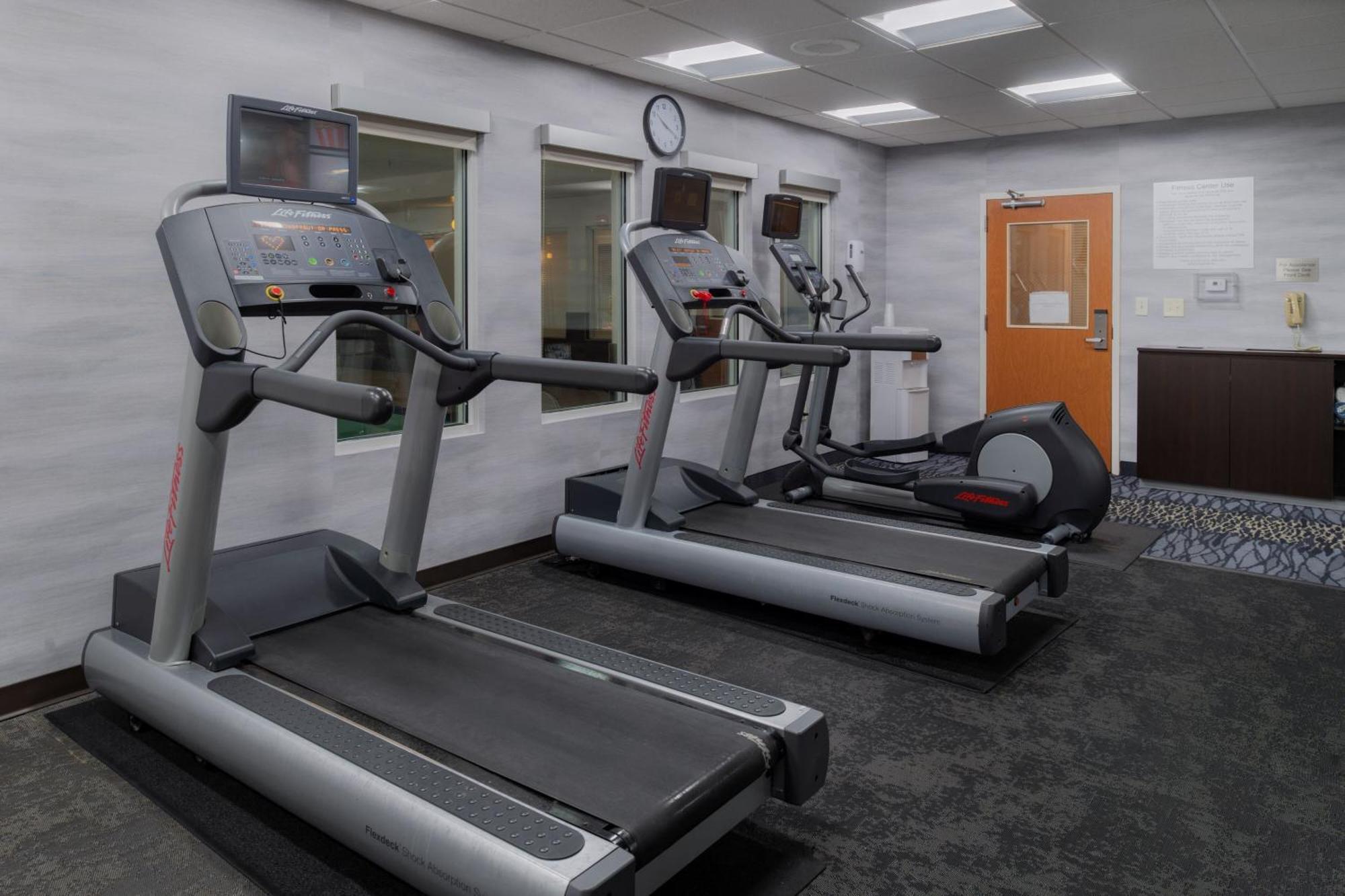 Fairfield Inn & Suites Greensboro Wendover Dış mekan fotoğraf