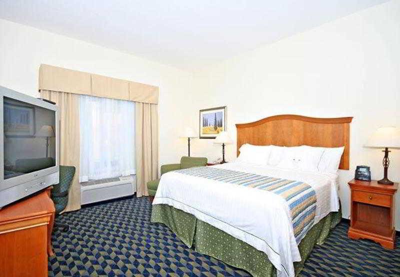 Fairfield Inn & Suites Greensboro Wendover Dış mekan fotoğraf