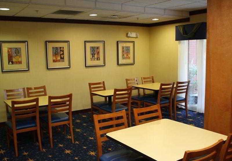 Fairfield Inn & Suites Greensboro Wendover Dış mekan fotoğraf